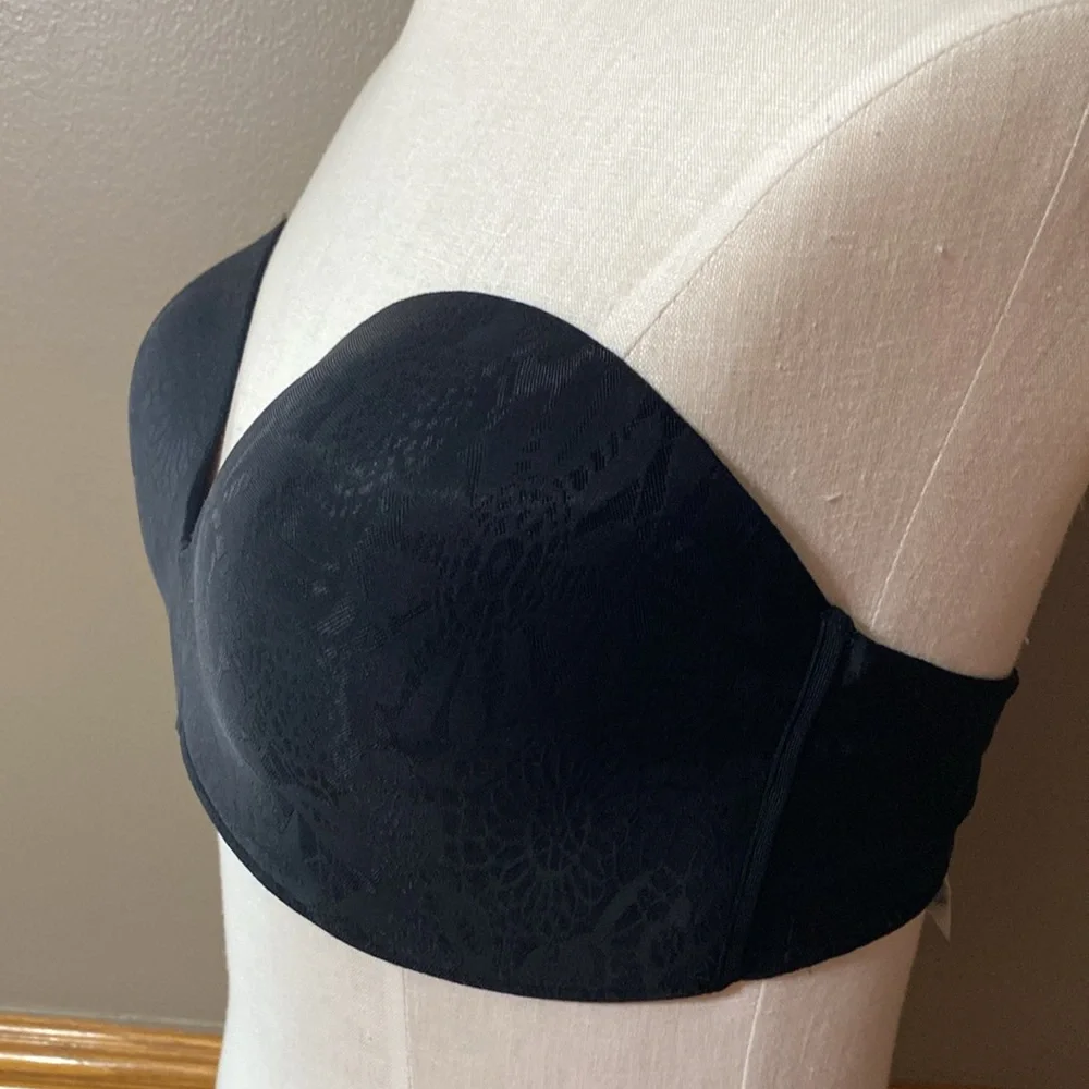 Chirrupy chief black strapless bra size 40D